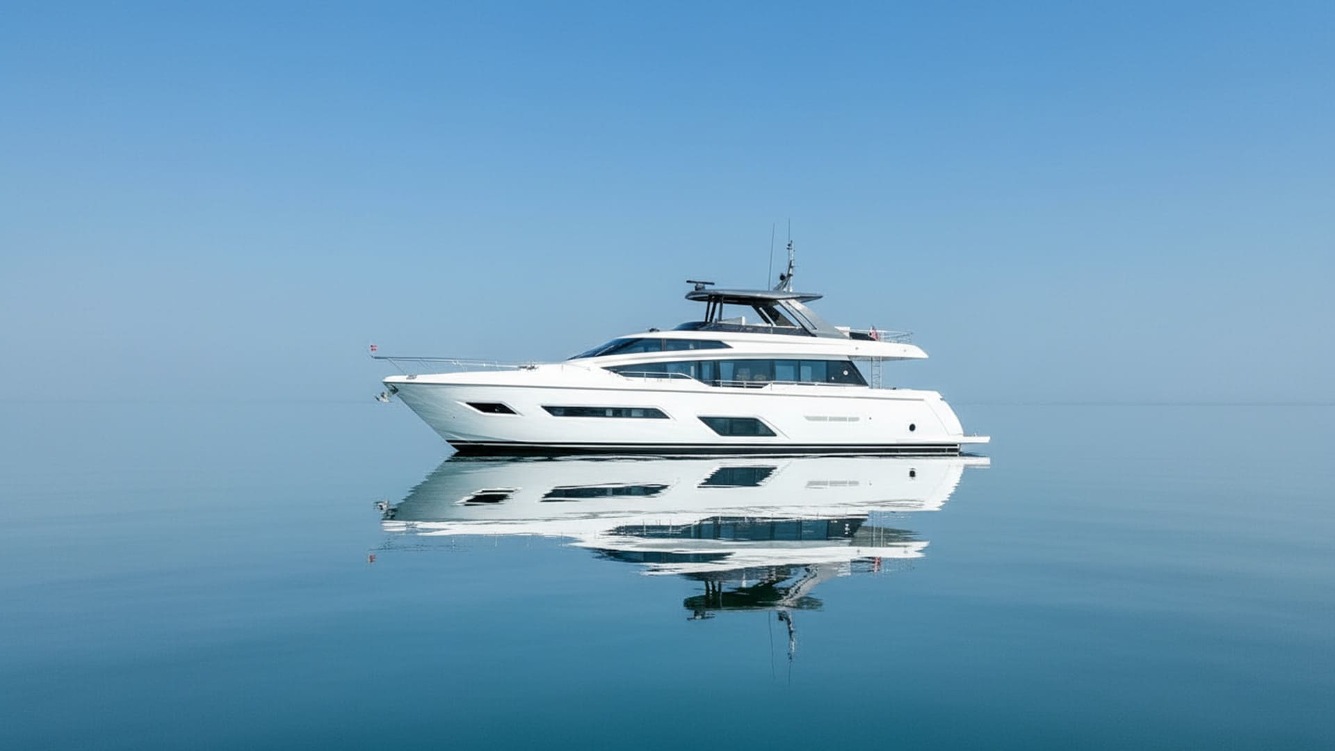 Royal Oasis 78 ft yacht's sleek exterior design