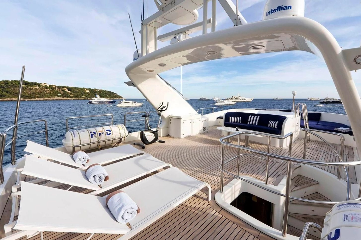 View 8: Benetti Gallus
