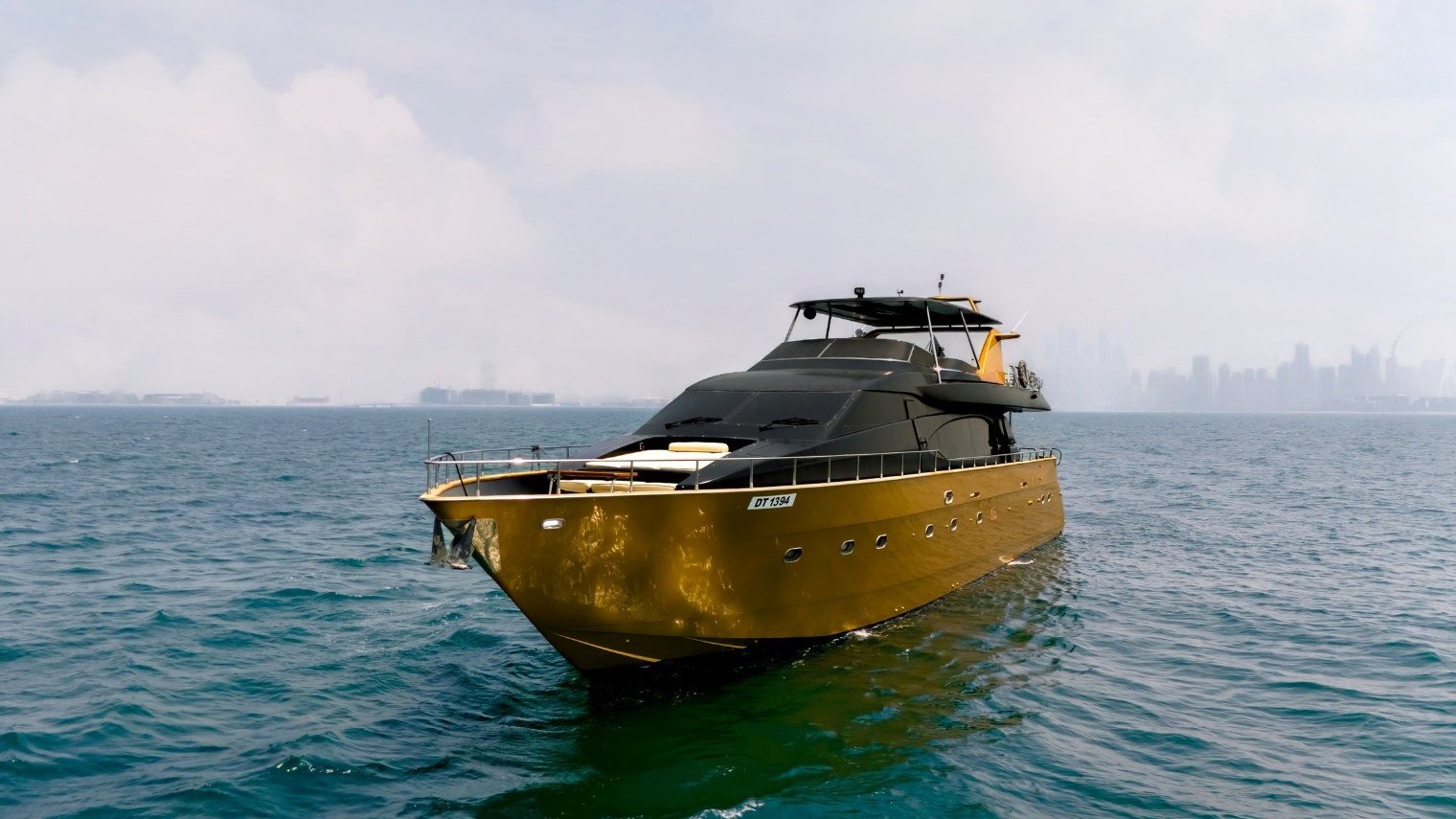 View 3: Azimut Anna