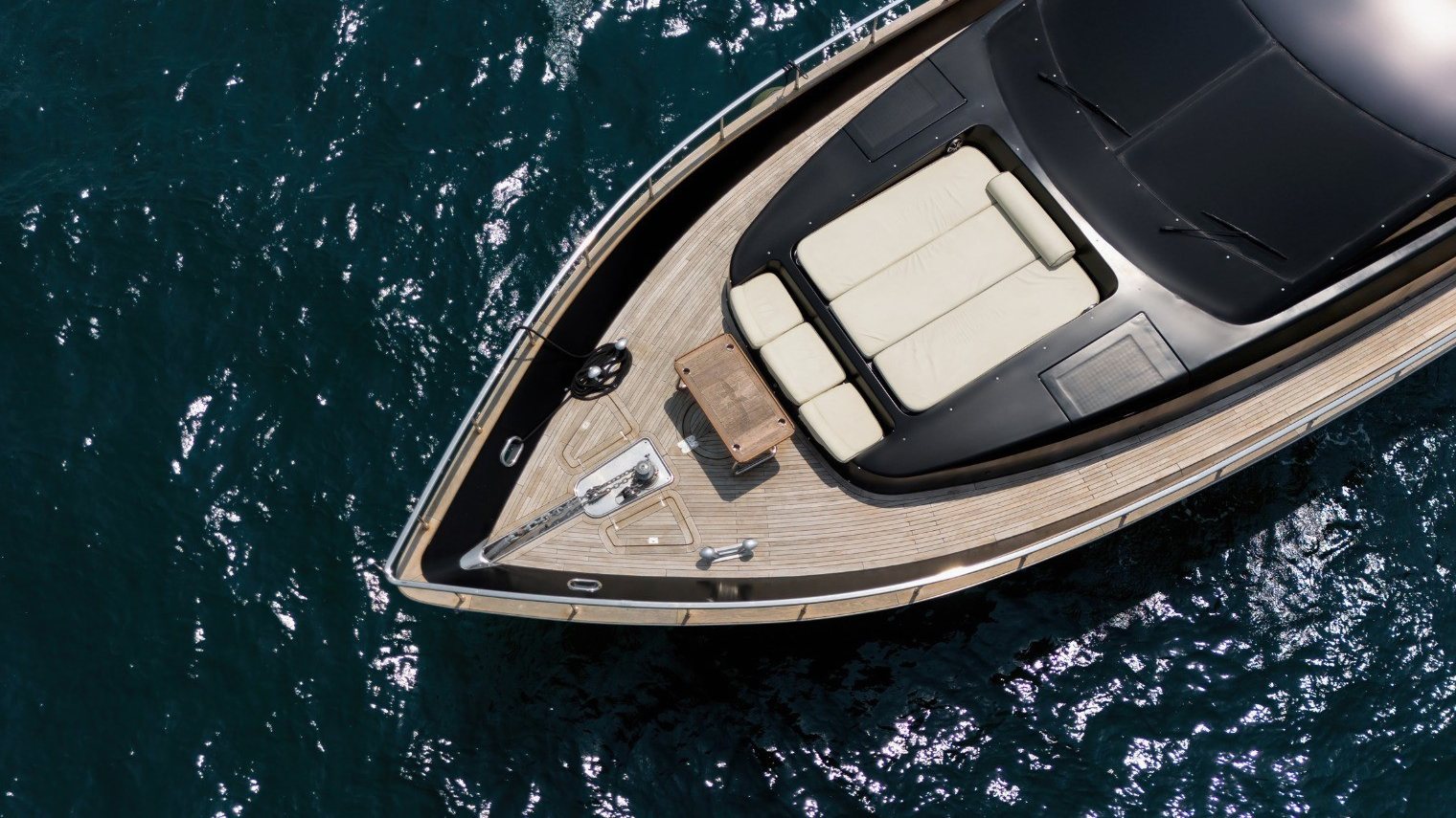 View 9: Azimut Anna