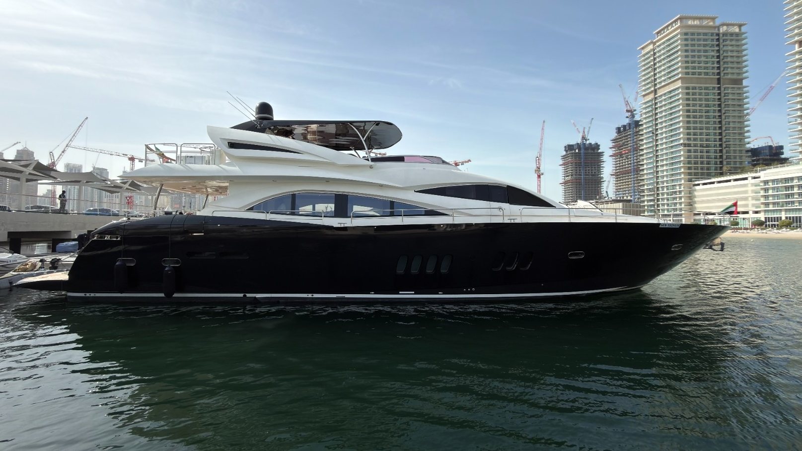 Sunseeker Aarna, частная яхта