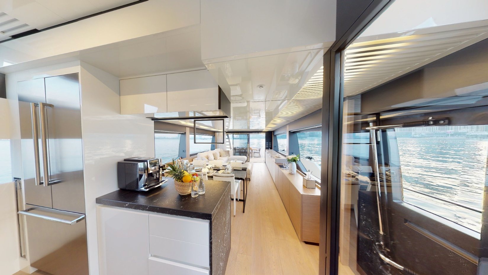 View 7: Ferretti 78 ft
