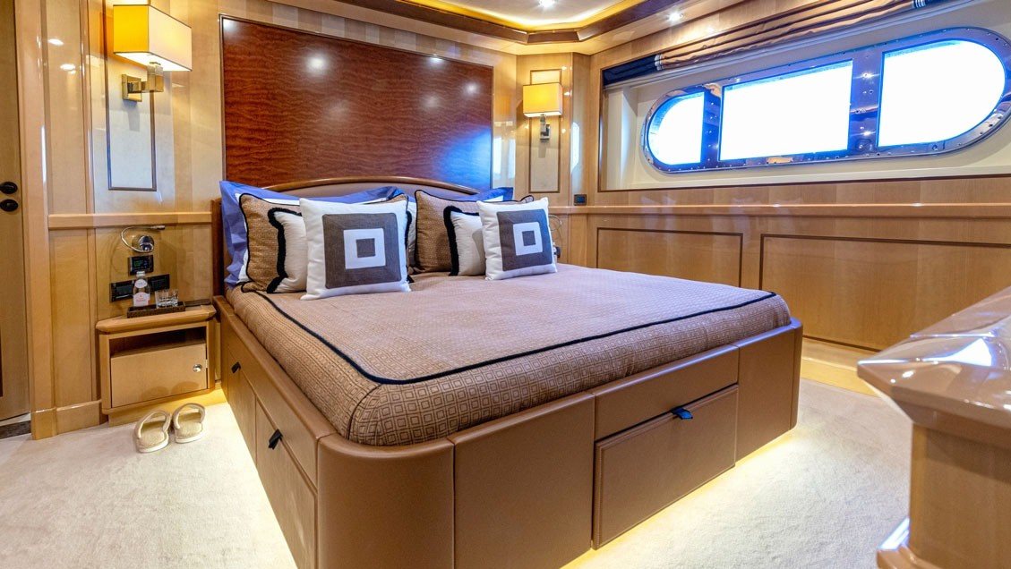 View 4: M/Y Behike