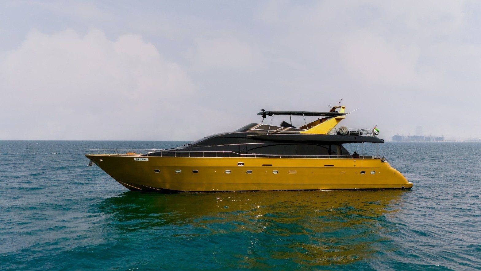 View 2: Azimut Anna