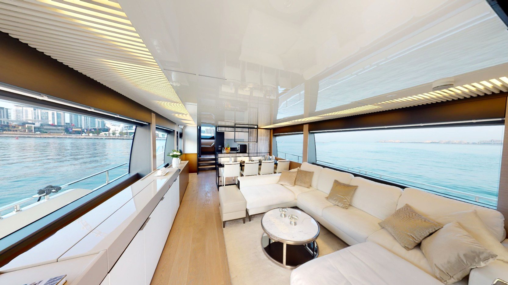 View 16: Ferretti 78 ft