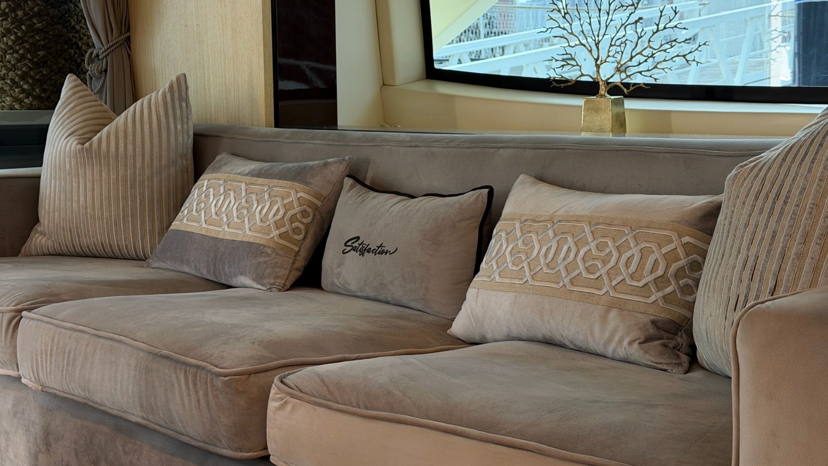 View 16: Azimut Satisfaction