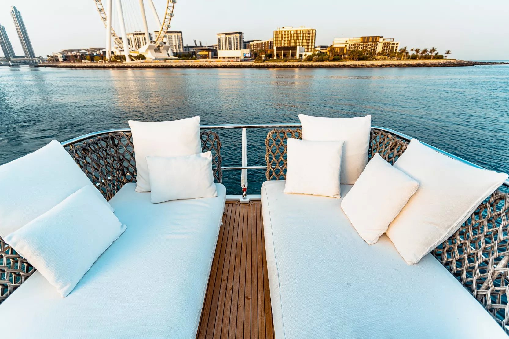 View 13: Azimut Magellano 66 ft
