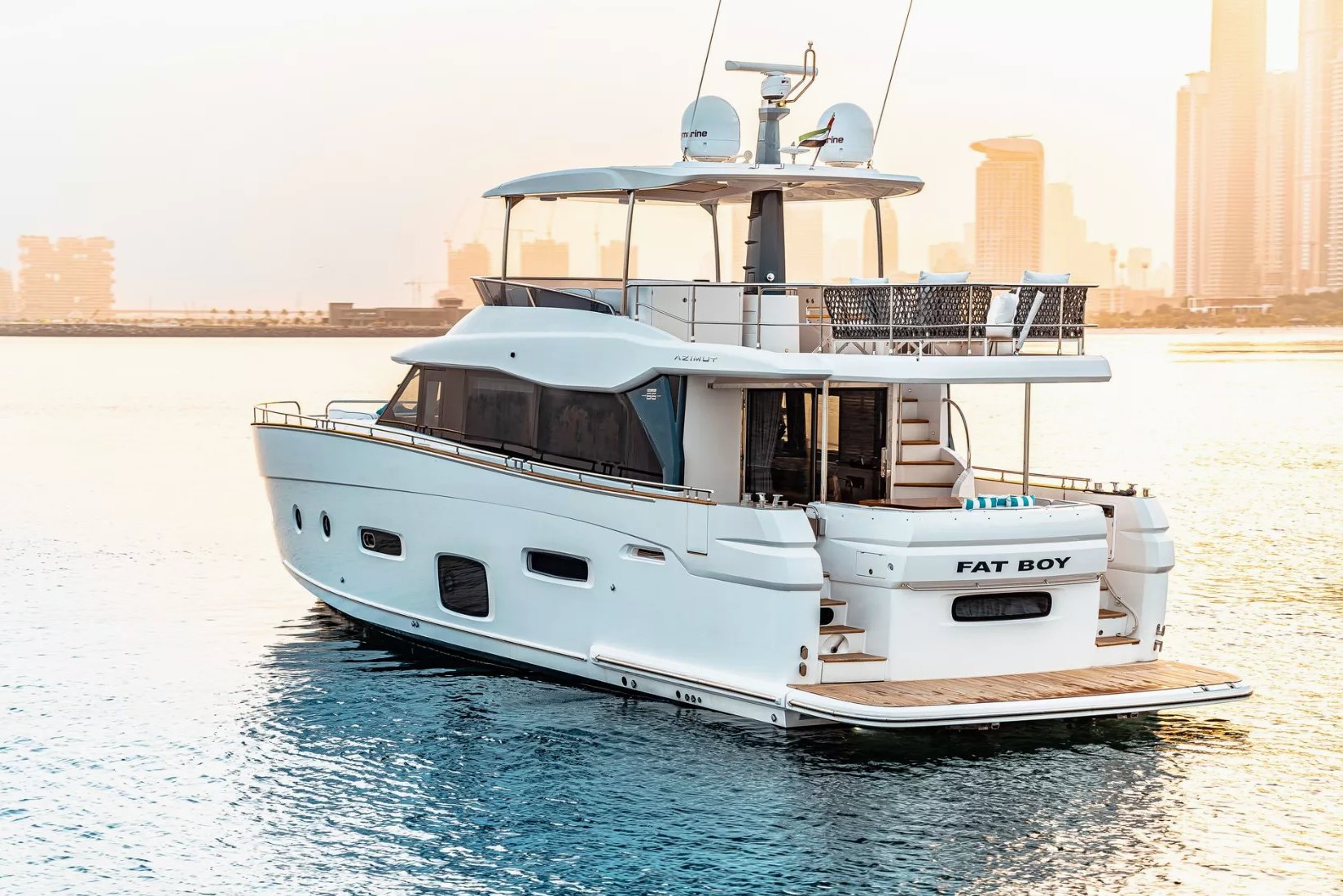 View 14: Azimut Magellano 66 ft