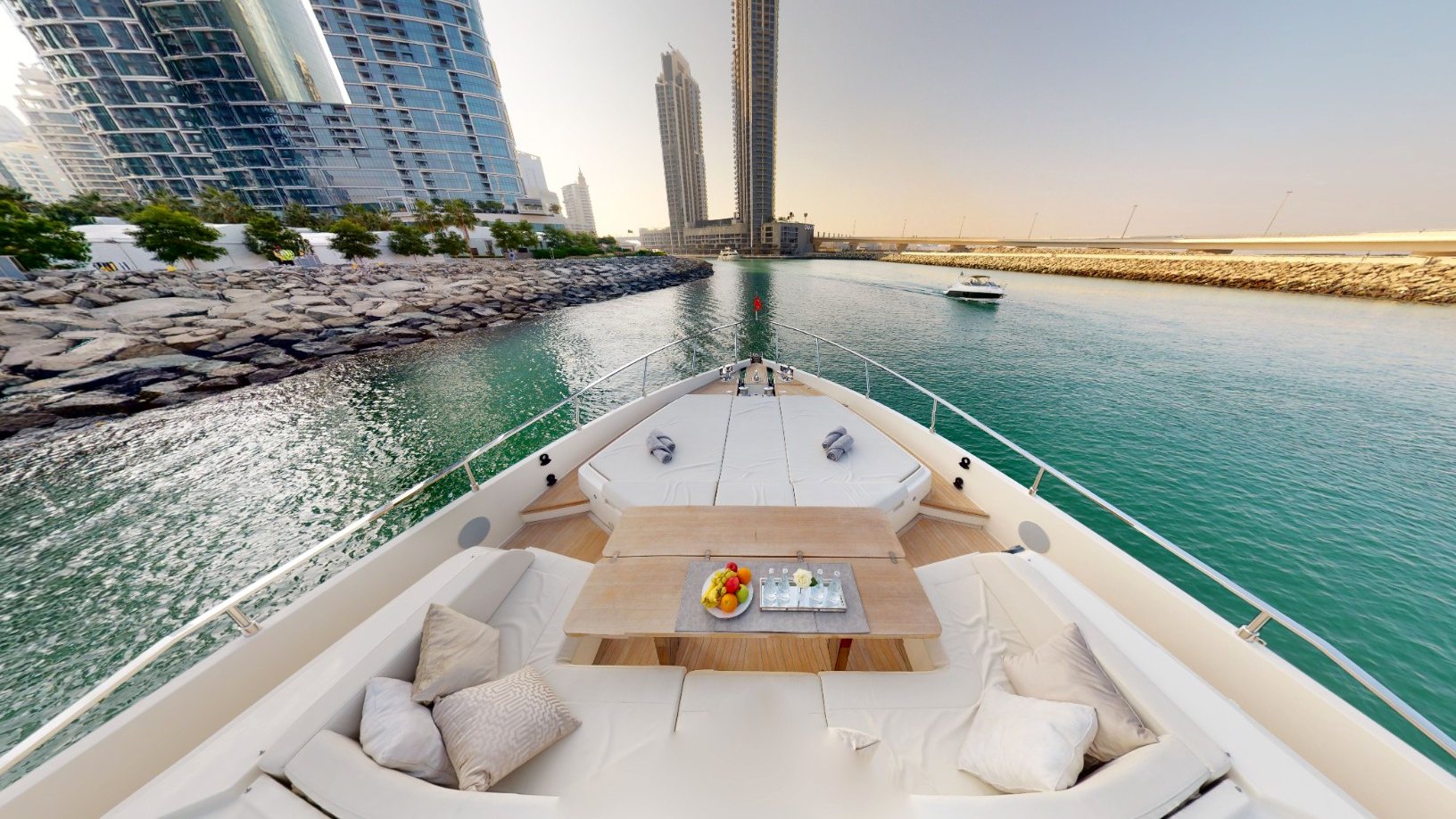 View 5: Ferretti 78 ft