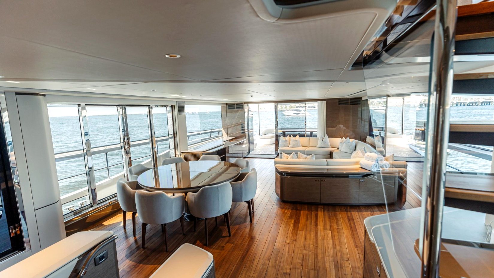 View 8: Princess 95X Super-flybridge