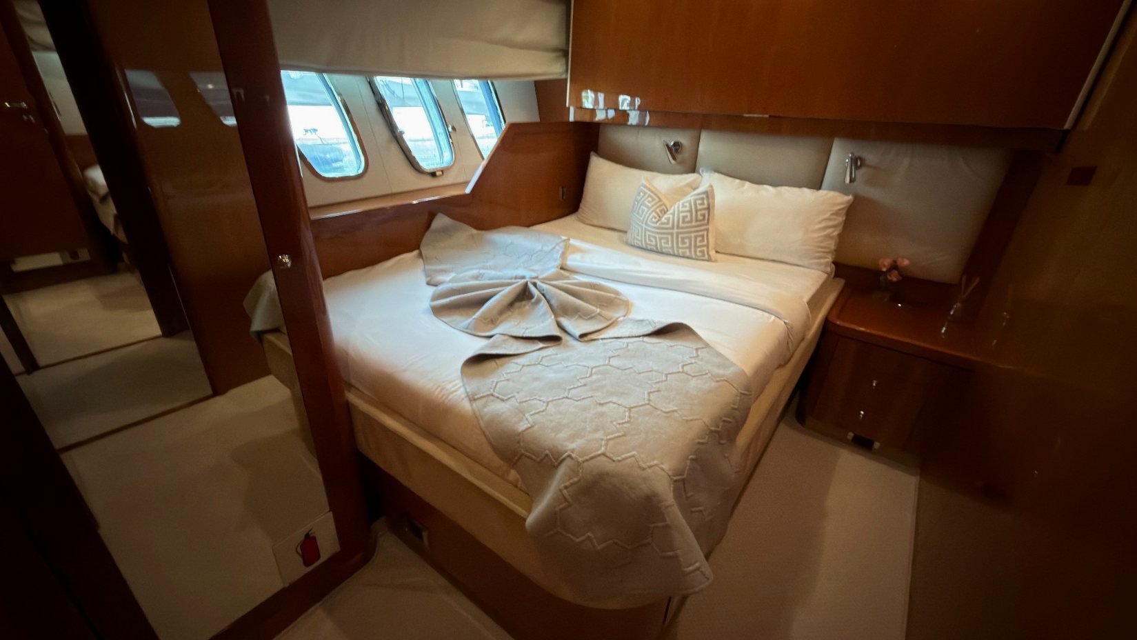 View 2: Sunseeker Aarna
