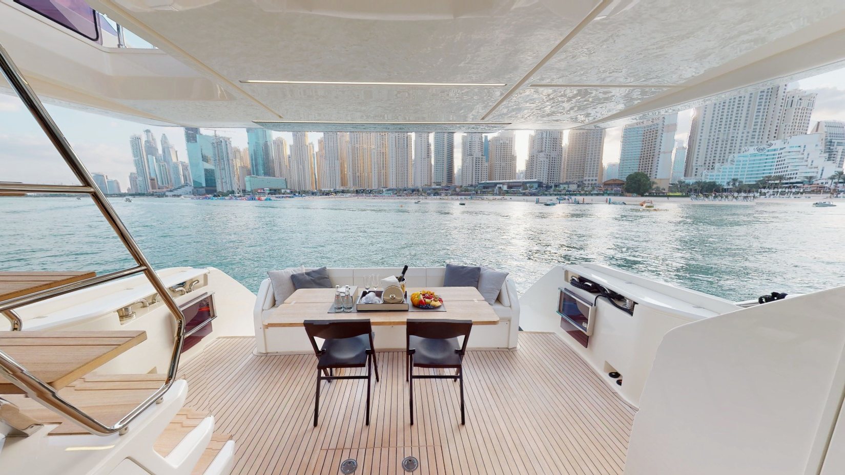View 3: Ferretti 67 ft