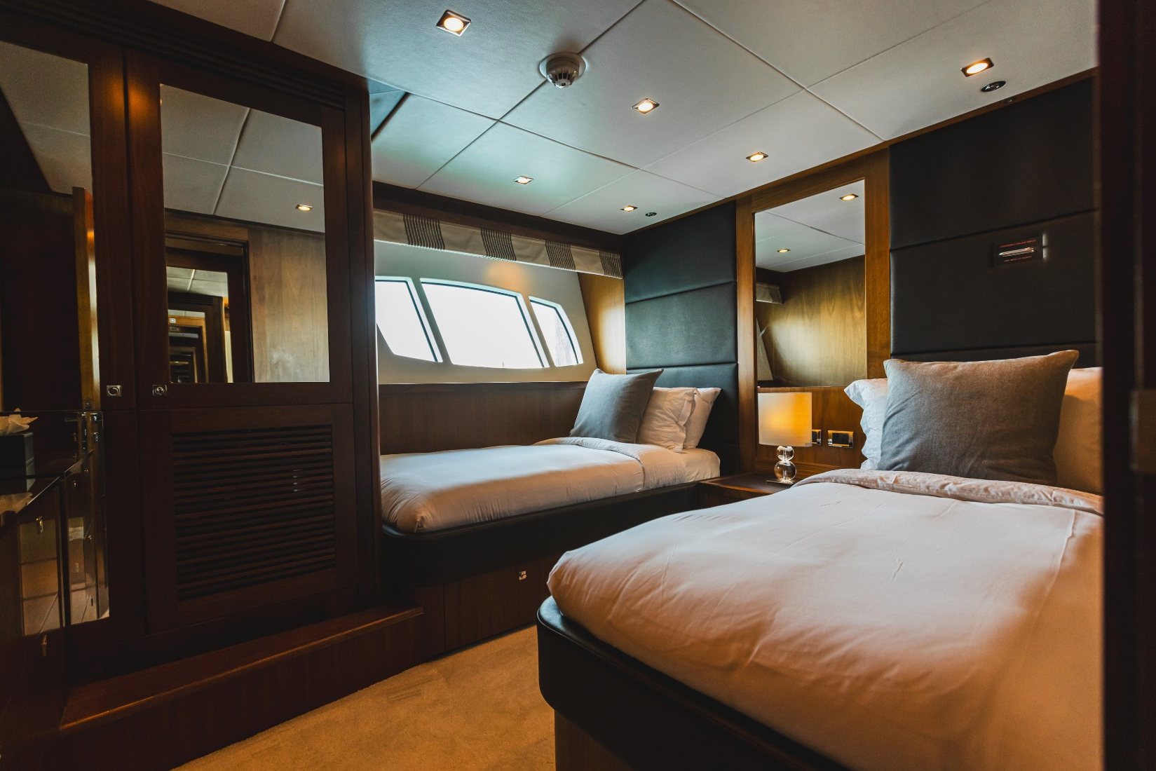 View 15: Sunseeker Lucien