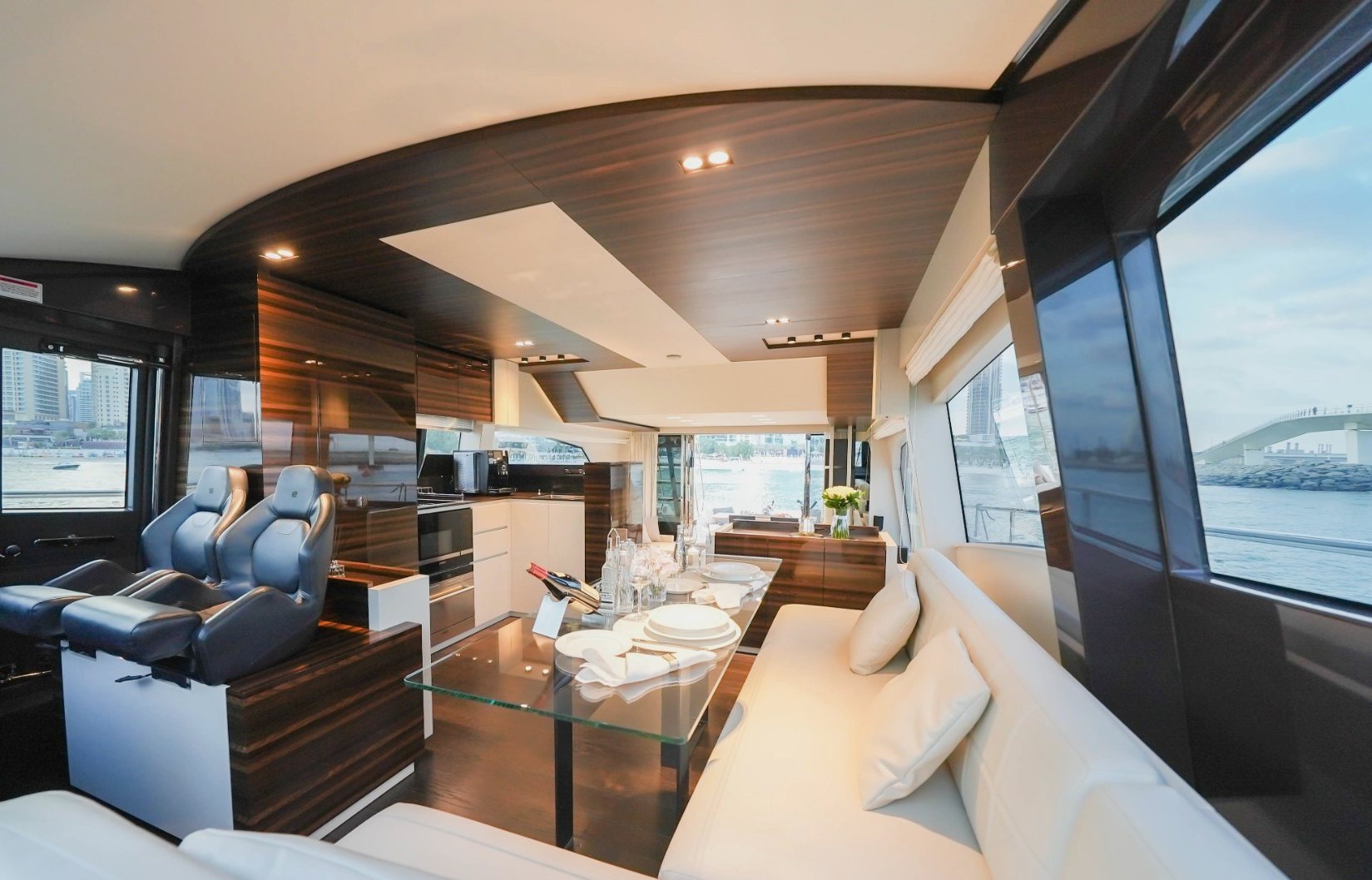 View 7: Ferretti 67 ft