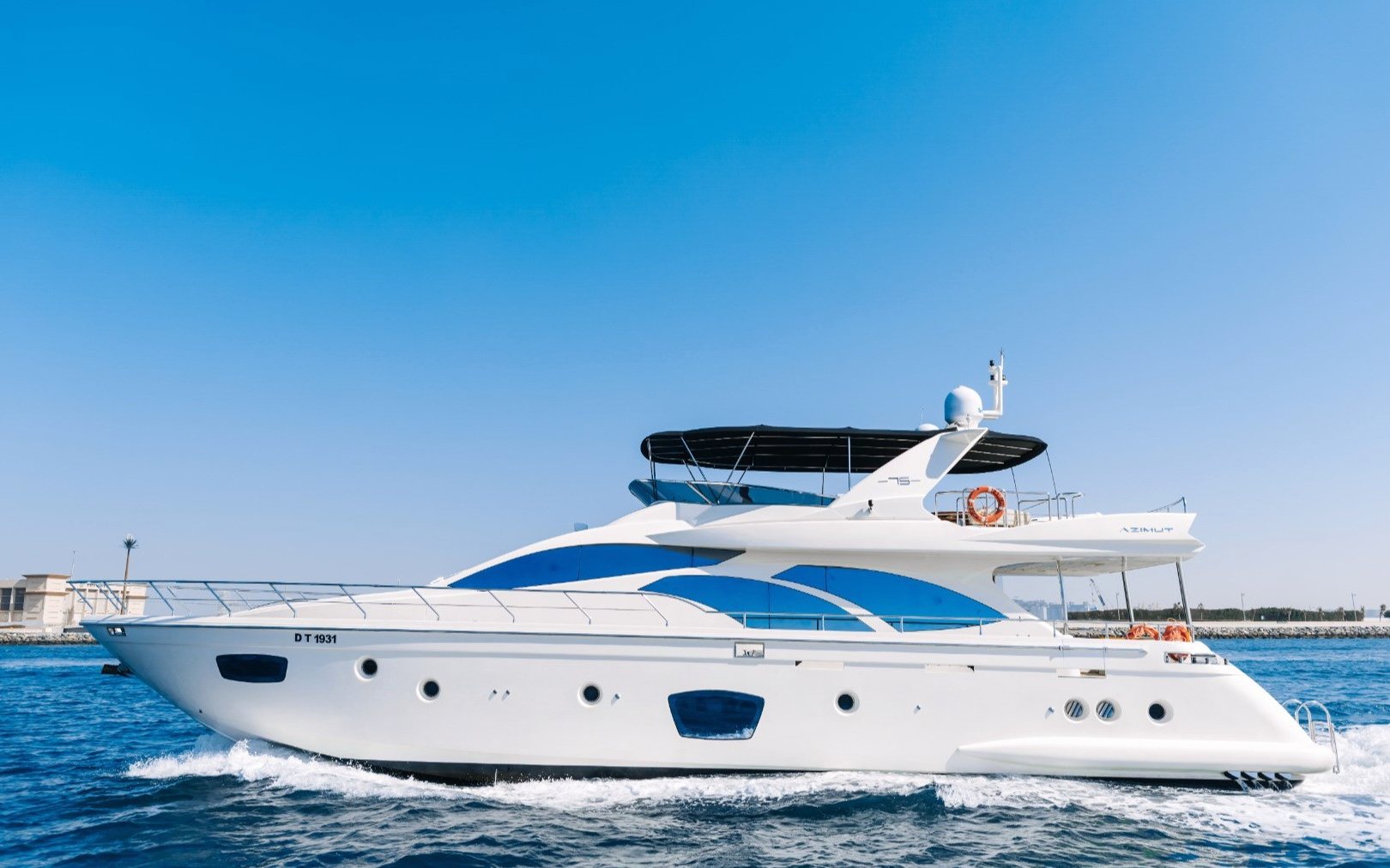 Azimut Viktoria (75 Fuß)