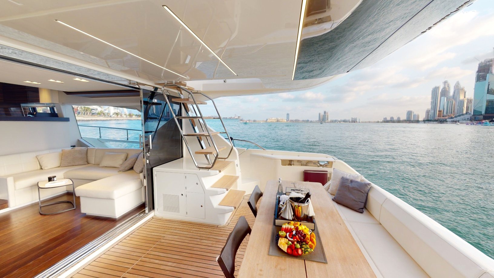 View 12: Ferretti 67 ft