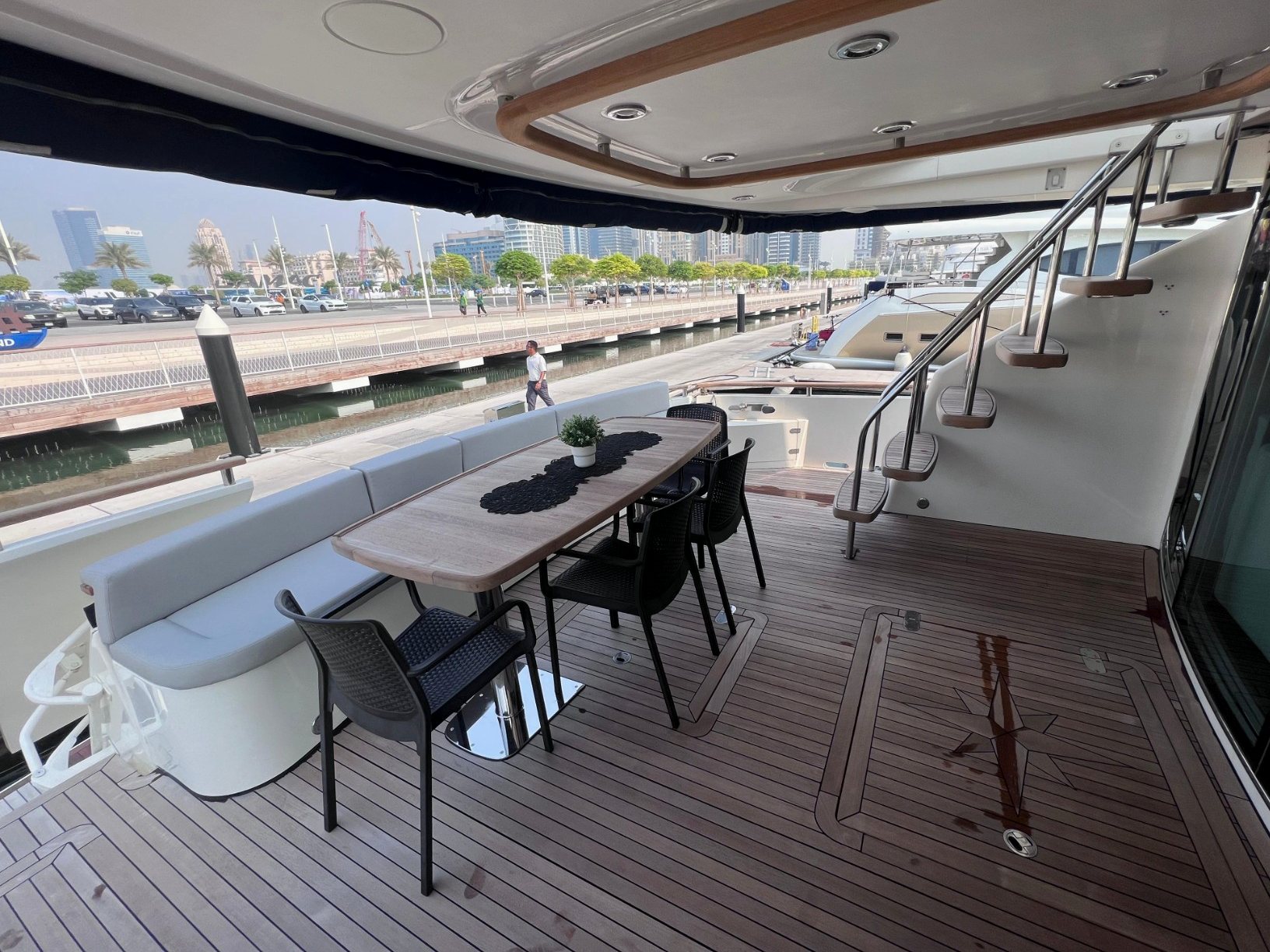 View 5: Fairline Liberty