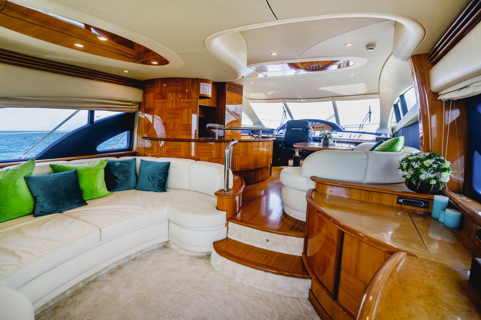 View 4: Azimut Lucky Star