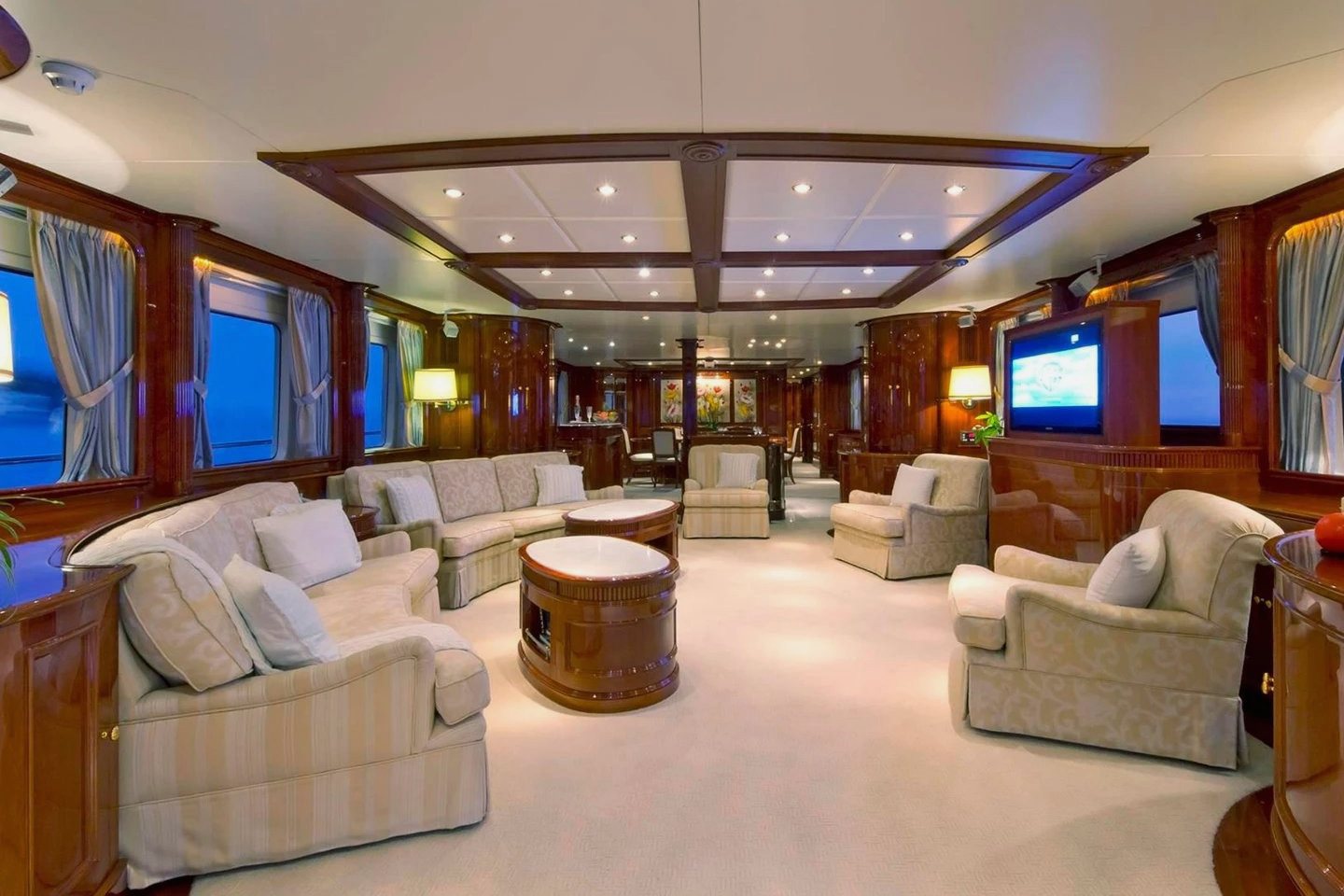 View 10: Benetti Gallus