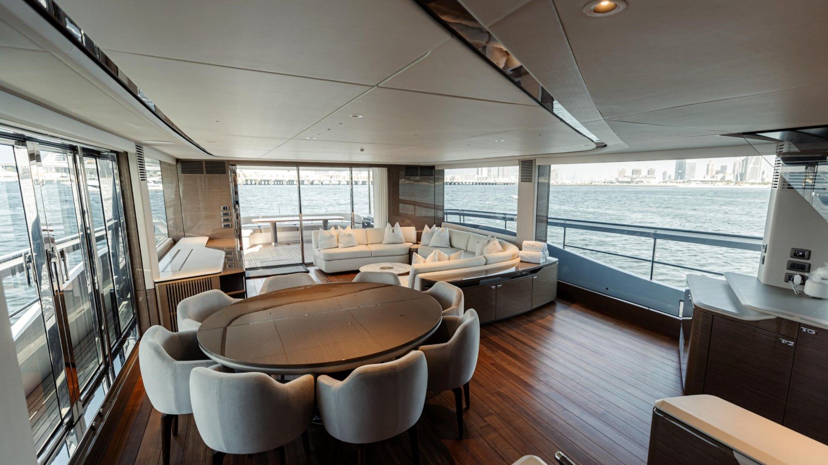 View 9: Princess 95X Super-flybridge