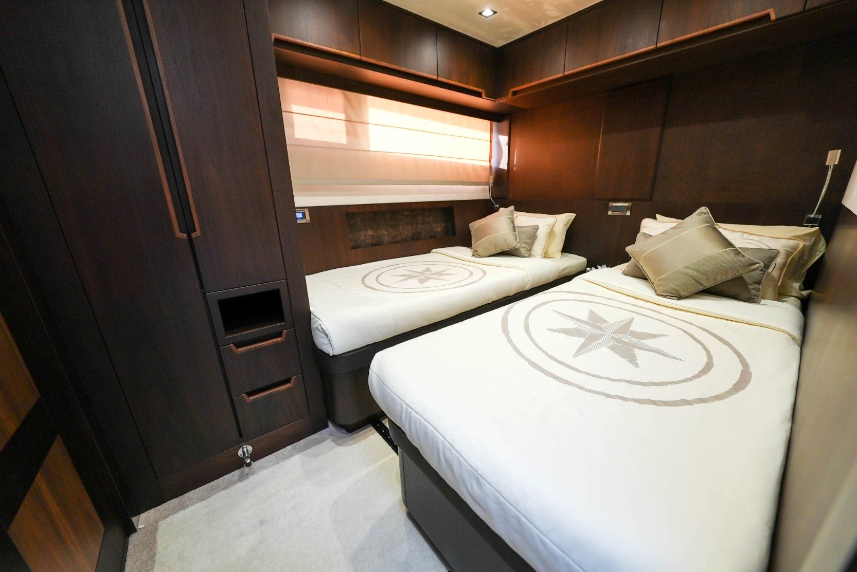 View 13: Galeon