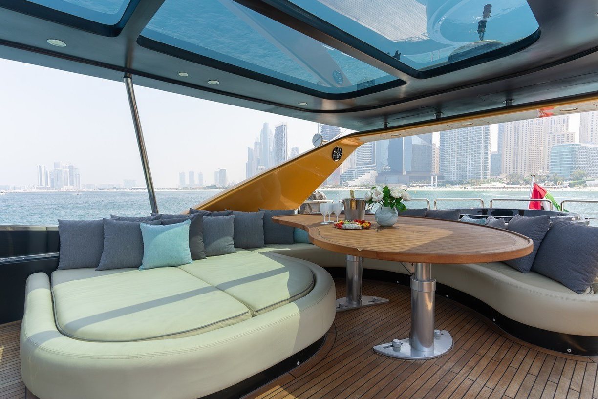 View 12: Azimut Anna