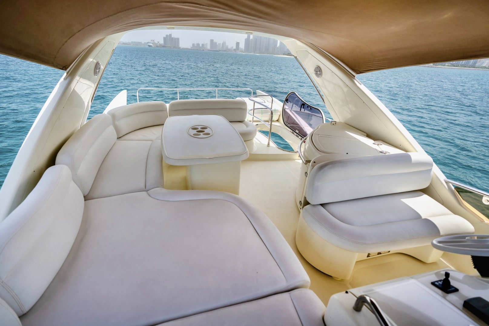 View 5: Azimut Lucky Star