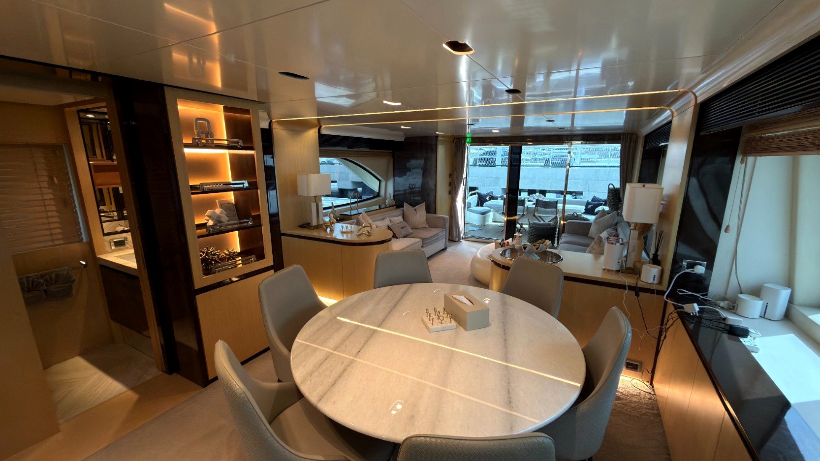 View 15: Azimut Satisfaction