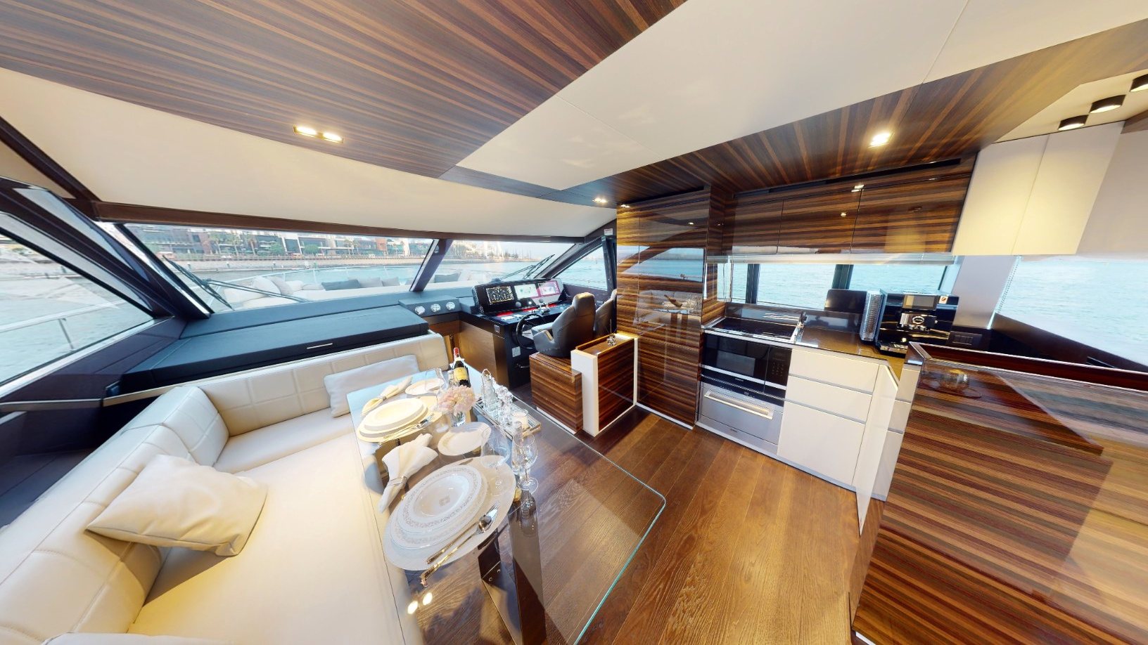 View 15: Ferretti 67 ft