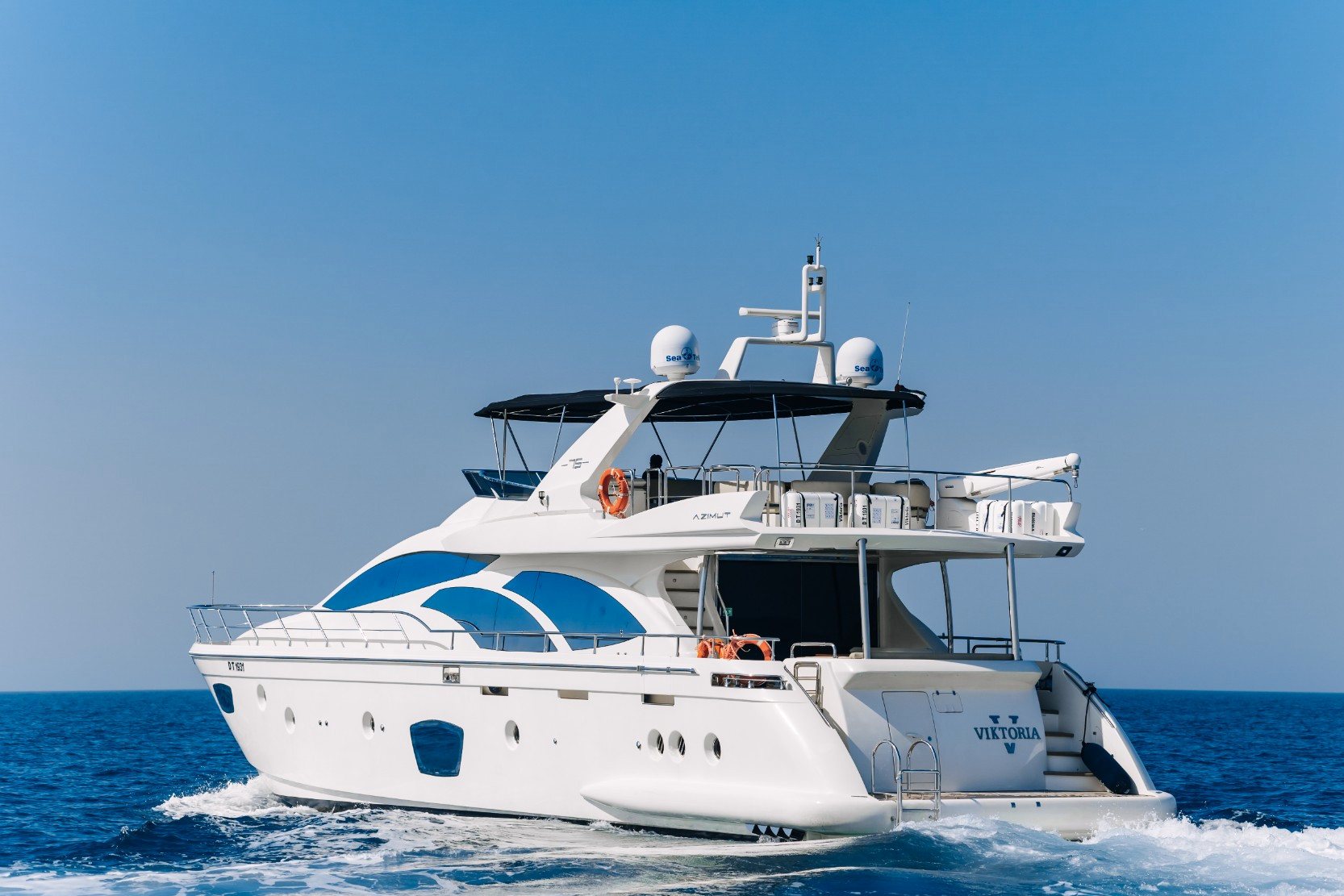 View 14: Azimut Viktoria
