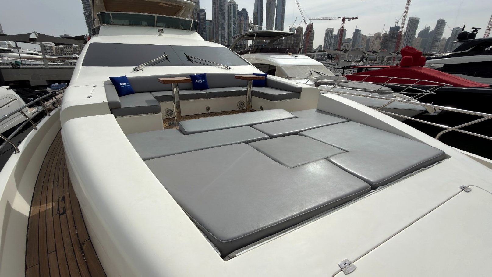 View 12: Azimut Satisfaction