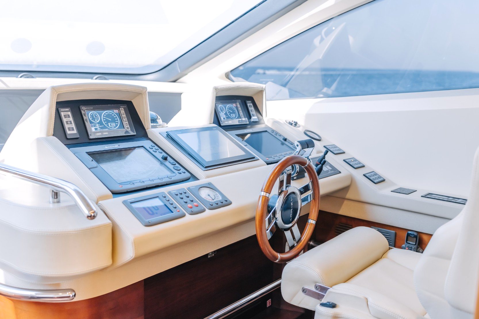 View 6: Azimut Viktoria