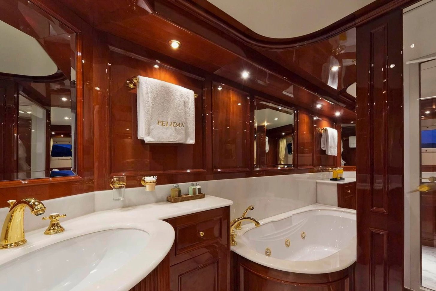 View 4: Benetti Gallus